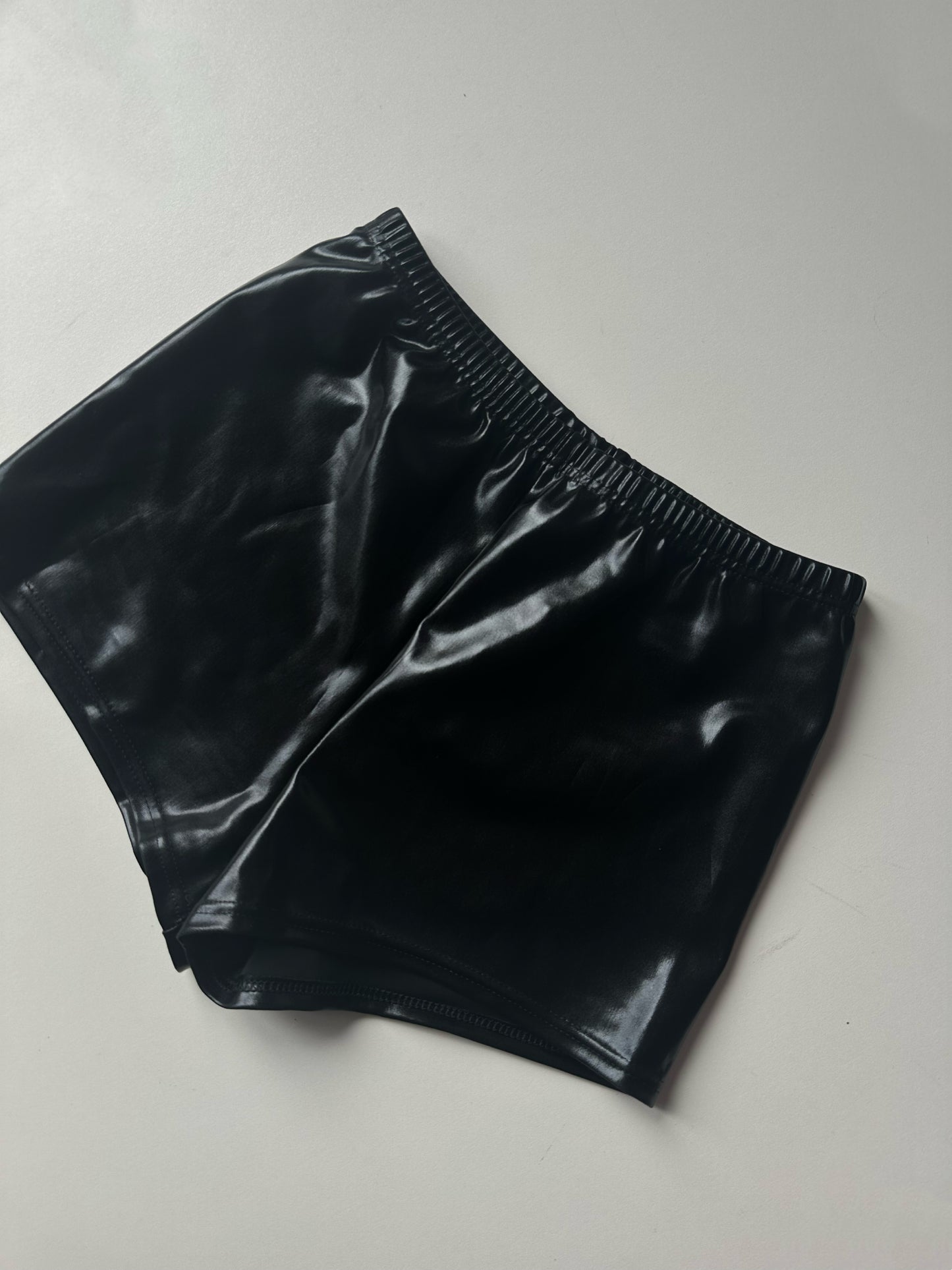 METALLIC STRETCH KNICKER SHORTS- BLACK